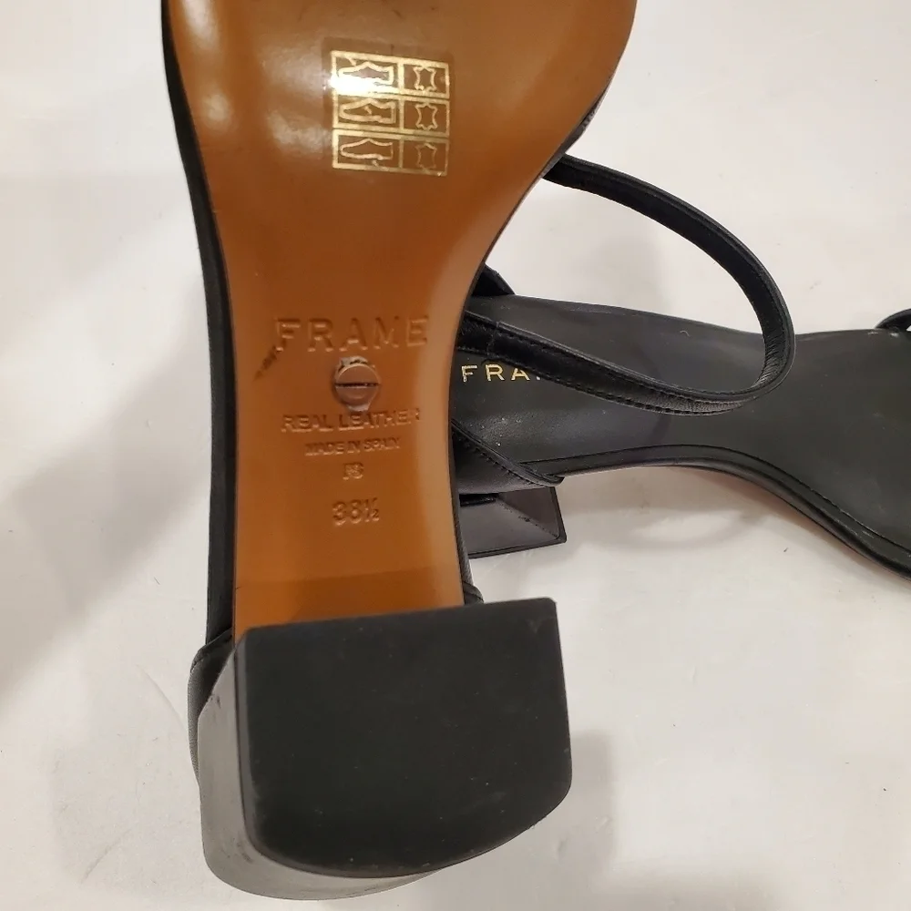 NEW FRAME Le Summit Black Sandal